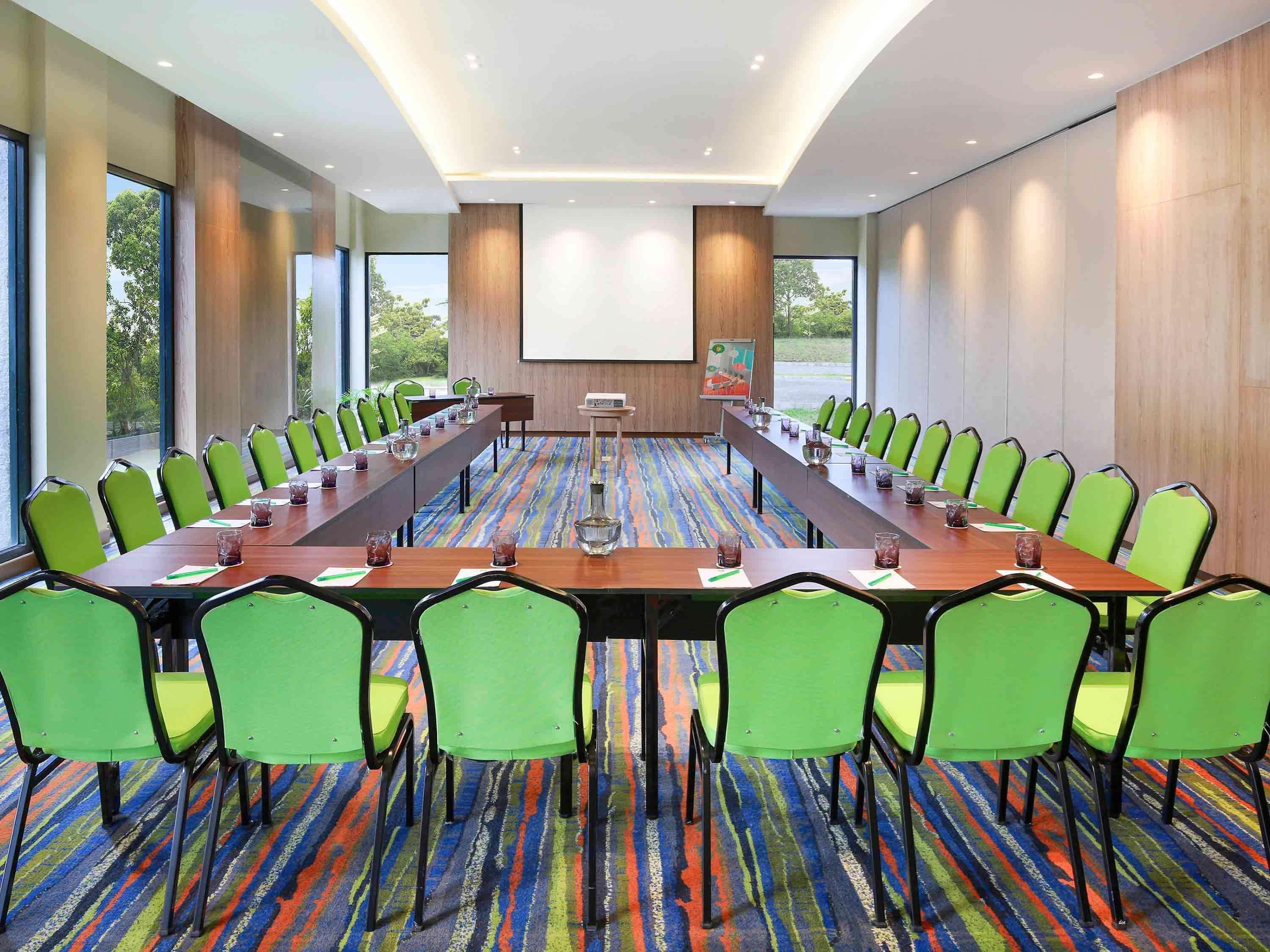 Hotel Ibis Styles Bogor Raya Exterior foto