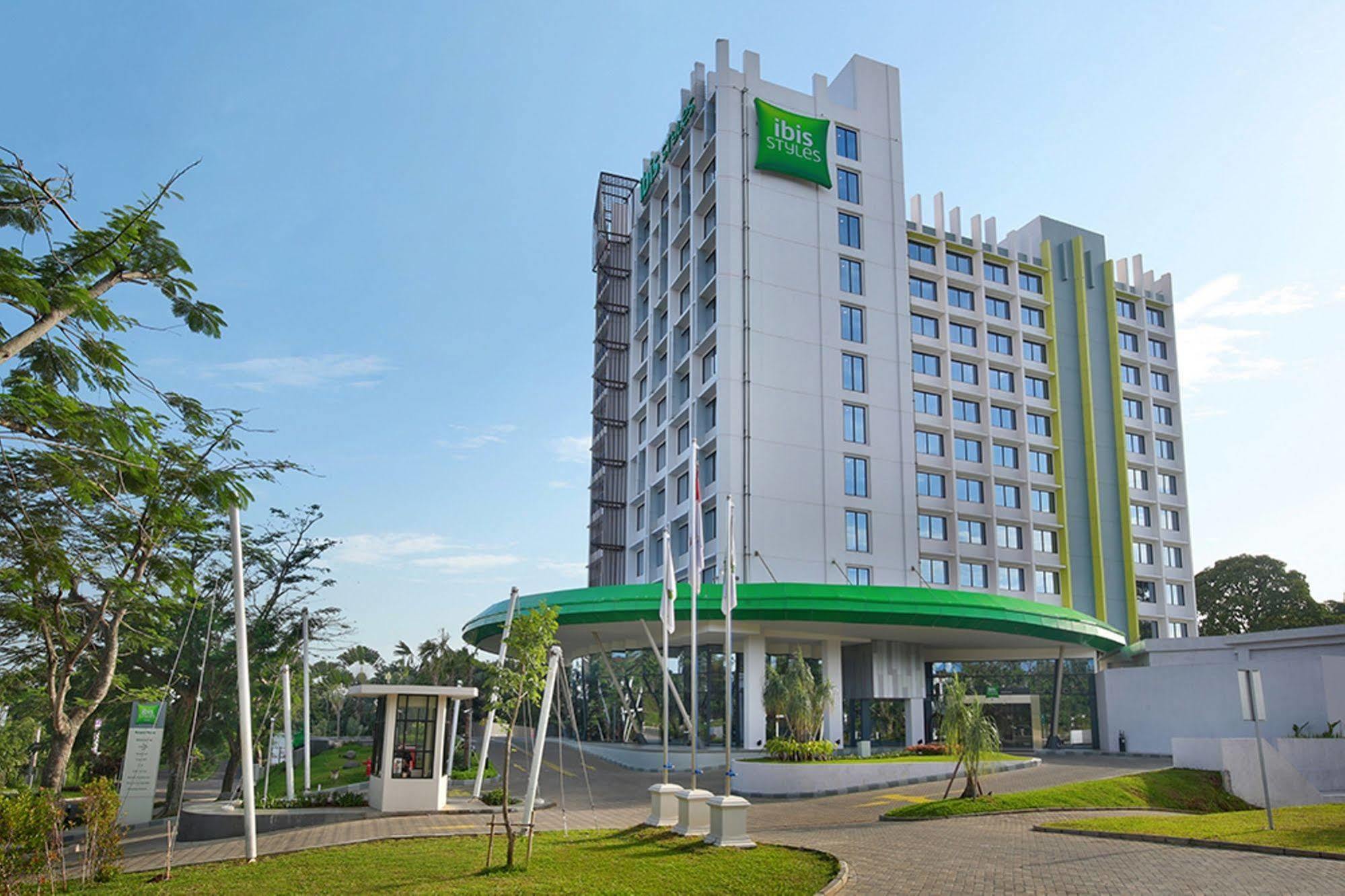 Hotel Ibis Styles Bogor Raya Exterior foto