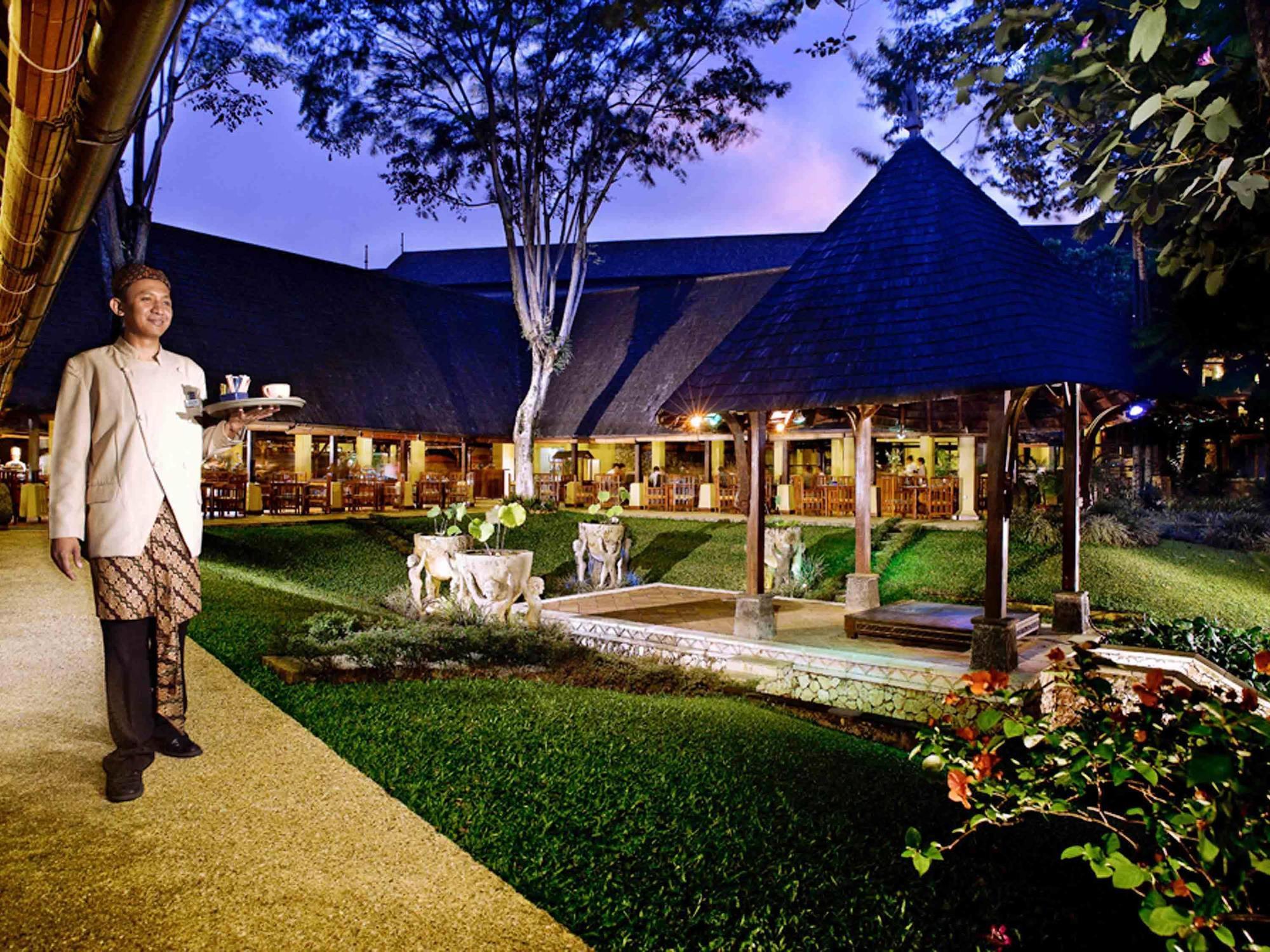 Hotel Ibis Styles Bogor Raya Exterior foto